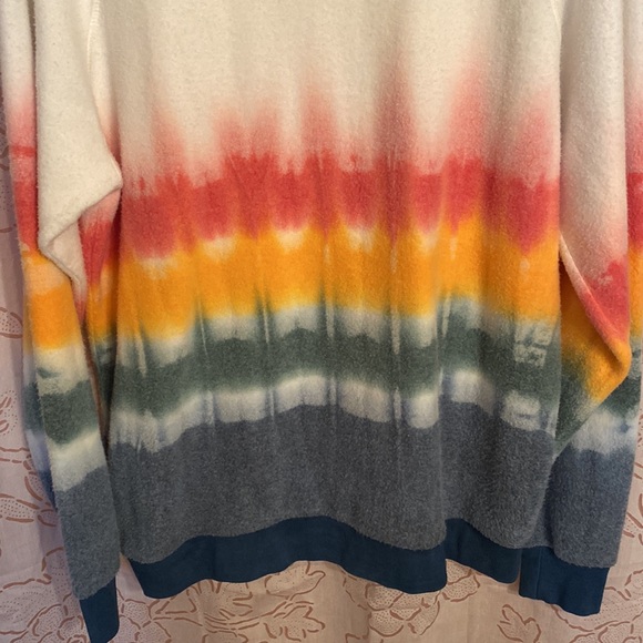 feat BlanketBlend Crewneck - Picture 10 of 12